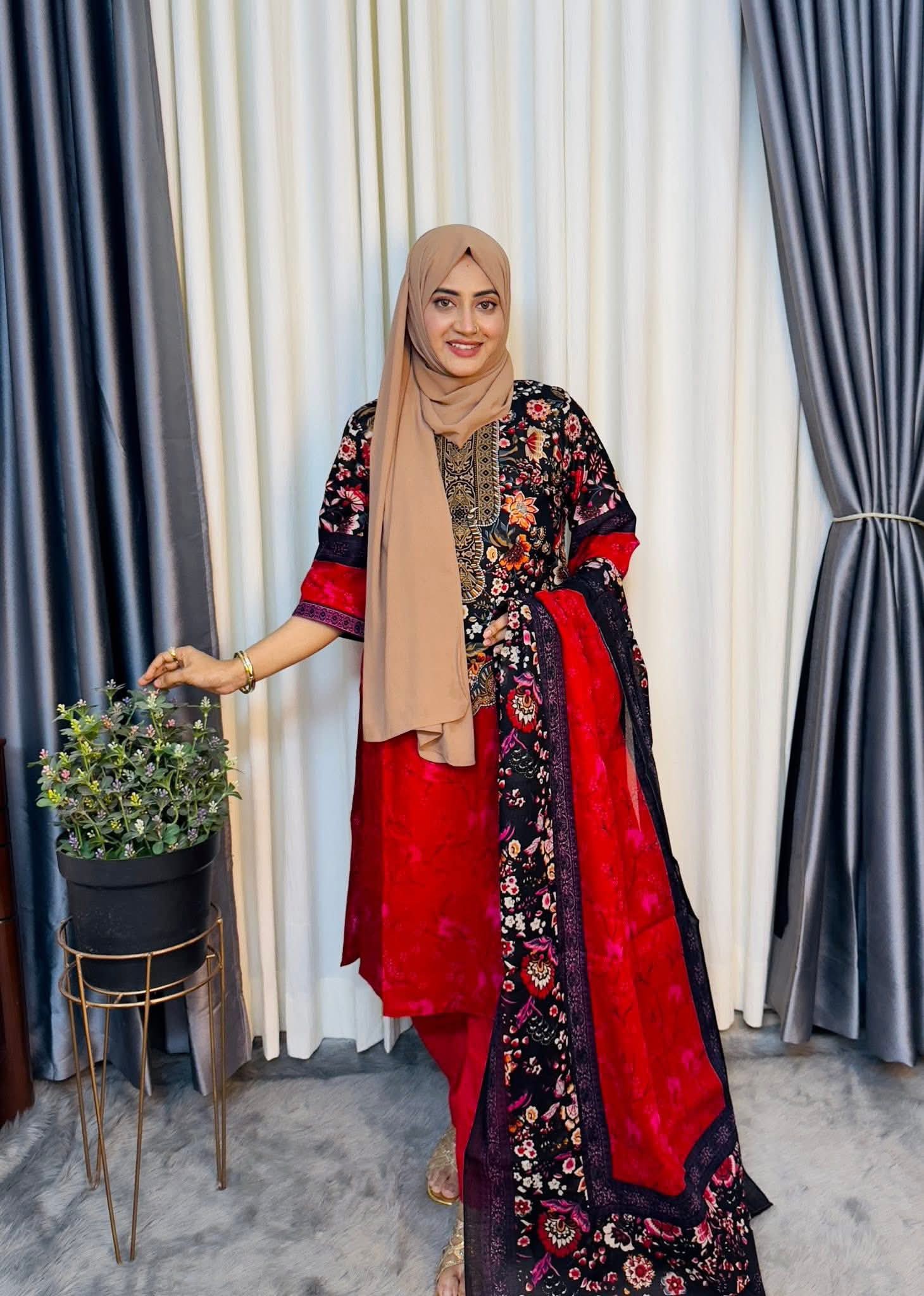 প্রিমিয়াম কোয়ালিটি রেডিমেড সুতির থ্রি-পিস।